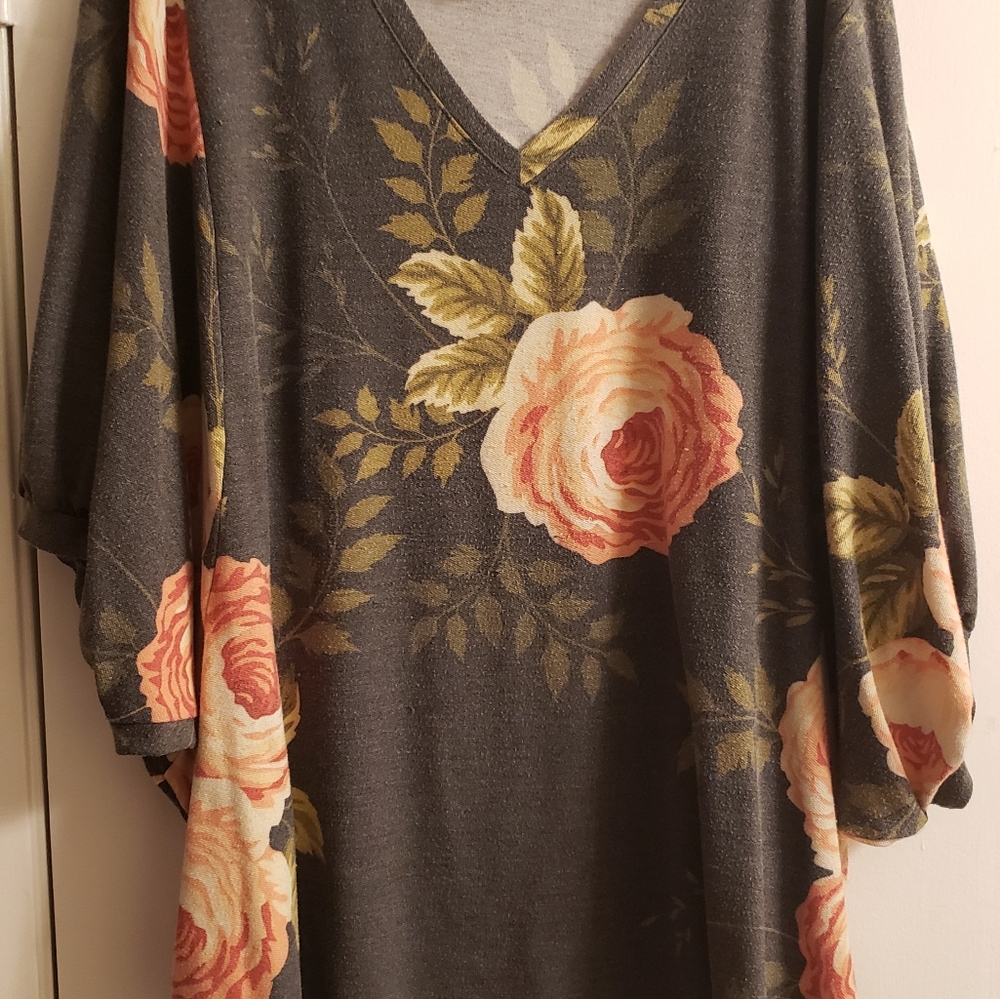 LuLaRue Renee Grey Top